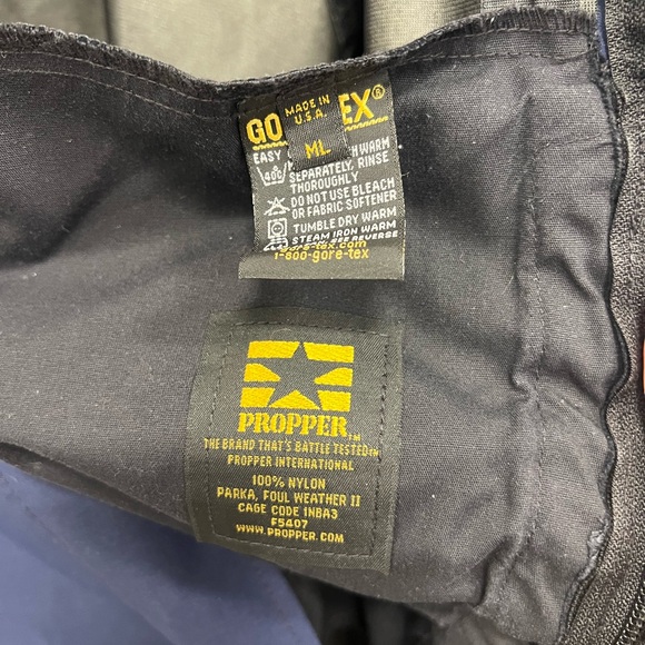 Propper Gore-Tex military rain jacket - Picture 3 of 4